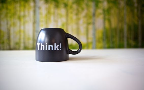 Design Factory coffeecup think